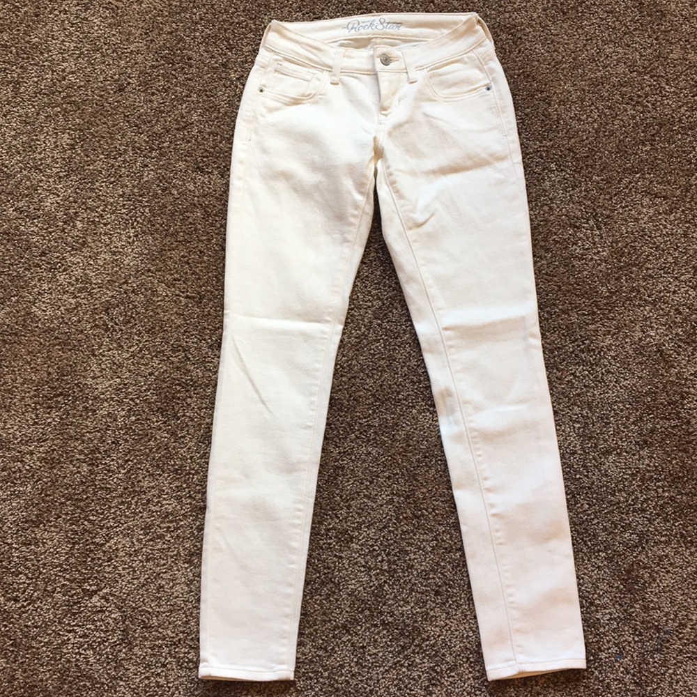 NWOT Old Navy Rockstar White Jeans